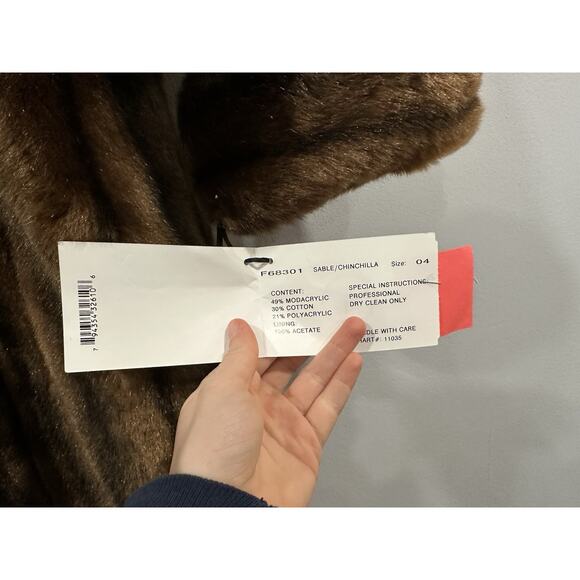 St. John Coat Collection Faux Fur Coat Size 4 NEW - Picture 5 of 11